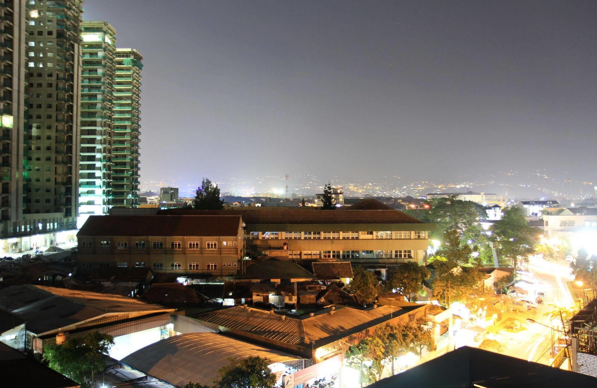 Sentra Inn Bandung Exterior foto